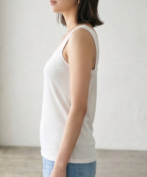 Belta attrice（ベルタアトリーチェ）の「【接触冷感/日本製】ブラ紐隠し インナー タンクトップ スクエアネック 強撚コットン100/袖なし（タンクトップ・レディース・ライトグレー/ライトブルー/ブラック/オフホワイト・FREE）」の7枚目の写真