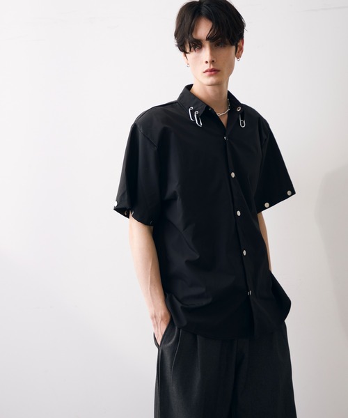 Shoowtime(ショウタイム)の「2-Way tech black shirt / 2ウェイテックブラックシャツ(シャツ/ブラウス・メンズ・ブラック・MEDIUM/LARGE/X-LARGE)」の2枚目の写真