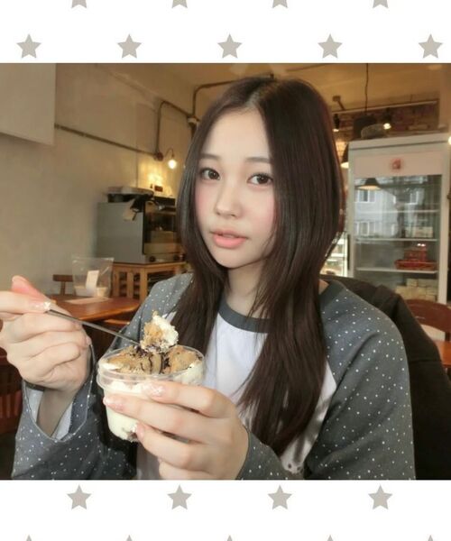 YOUHEE(ユヒ)の「STAR RAGLAN LONG SLEEVE_BLACK(Tシャツ/カットソー・レディース・その他・FREE)」の13枚目の写真