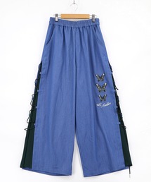 iS ScoLar（イズスカラー）の「562203：パラコード×蝶刺繍 配色デニムワイドパンツ（その他パンツ）」
