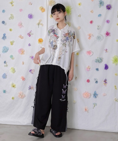 iS ScoLar(イズスカラー)の「562203:パラコード×蝶刺繍 配色デニムワイドパンツ(その他パンツ・レディース・ブラック/ブルー・M)」の3枚目の写真