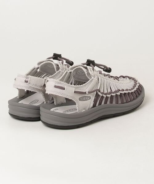 KEEN（キーン）の「UNEEK CANVAS / ユニークキャンバス  / メンズ スニーカーサンダル（サンダル・レディース・ライトグレー系・25cm/25.5cm/26cm/26.5cm/27cm/27.5cm/28cm/28.5cm/29cm/30cm）」の2枚目の写真