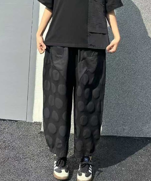 WESTSEA(ウエストシー)の「ドット切替 バルーンカーゴパンツ ワイドシルエット(その他パンツ・レディース・ブラック・FREE)」の4枚目の写真