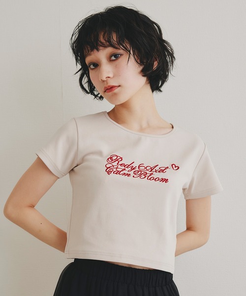 REDYAZEL(レディアゼル)の「カリグラフィーロゴエンブロイダリークロップドTシャツ(Tシャツ/カットソー・レディース・ブラック/ホワイト/ベージュ/ミント・FREE)」の3枚目の写真