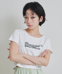 REDYAZEL | カリグラフィーロゴエンブロイダリークロップドTシャツ(Tシャツ/カットソー)
