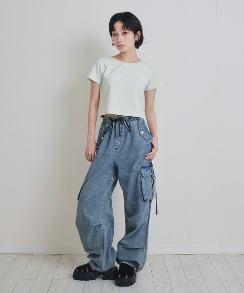 REDYAZEL(レディアゼル)の「カリグラフィーロゴエンブロイダリークロップドTシャツ(Tシャツ/カットソー・レディース・ブラック/ホワイト/ベージュ/ミント・FREE)」の16枚目の写真