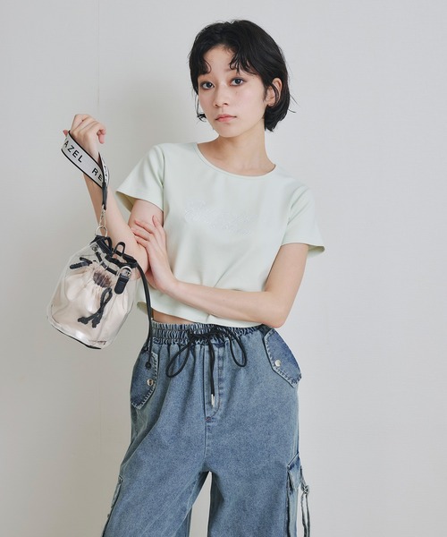 REDYAZEL(レディアゼル)の「カリグラフィーロゴエンブロイダリークロップドTシャツ(Tシャツ/カットソー・レディース・ブラック/ホワイト/ベージュ/ミント・FREE)」の18枚目の写真