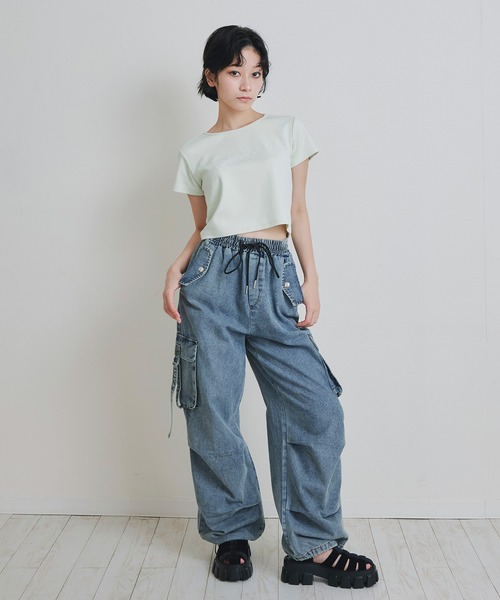 REDYAZEL(レディアゼル)の「カリグラフィーロゴエンブロイダリークロップドTシャツ(Tシャツ/カットソー・レディース・ブラック/ホワイト/ベージュ/ミント・FREE)」の21枚目の写真