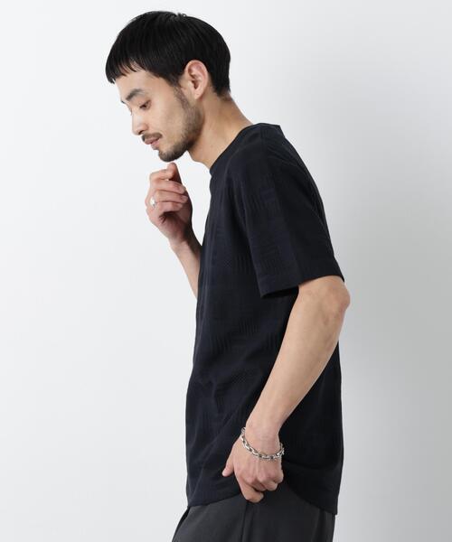 NANO universe(ナノユニバース)の「リンクスジャガードTシャツ 半袖(Tシャツ/カットソー・メンズ・ネイビー/ホワイト/ブラック・L/M/S)」の2枚目の写真