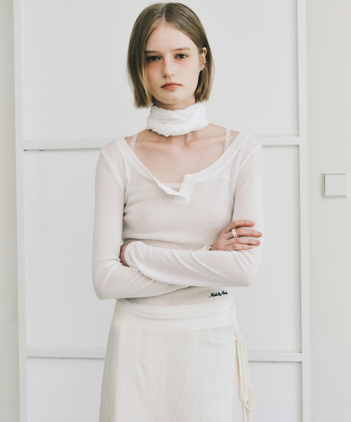 NICK&NICOLE(ニックアンドニコール)の「SOFT BUTTON SLIM TOP_IVORY(Tシャツ/カットソー・レディース・その他・FREE)」の3枚目の写真
