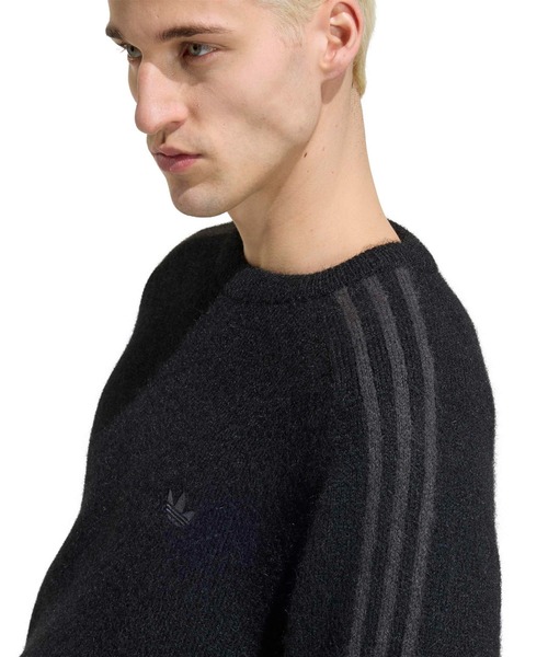 adidas(アディダス)の「adidas 3 STRIPES FLUFFY KNIT CREW / アディダス 3 ストライプス フラッフィー ニット クルー(ニット/セーター・メンズ・ブラック・S/M/L/XL/XXL)」の3枚目の写真