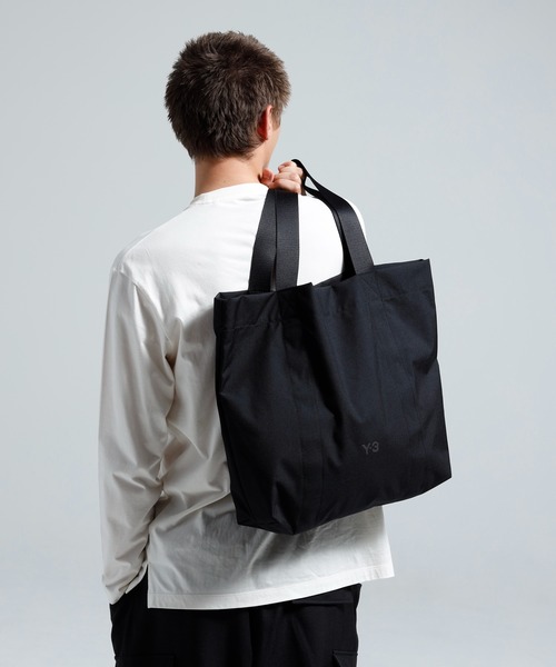Y-3(ワイスリー)の「Y-3 TOTE BAG(トートバッグ・メンズ・ブラック・ONE SIZE)」の2枚目の写真