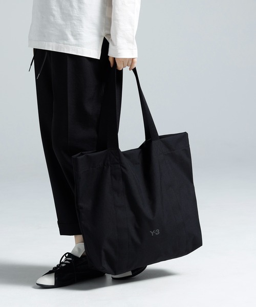 Y-3(ワイスリー)の「Y-3 TOTE BAG(トートバッグ・メンズ・ブラック・ONE SIZE)」の3枚目の写真