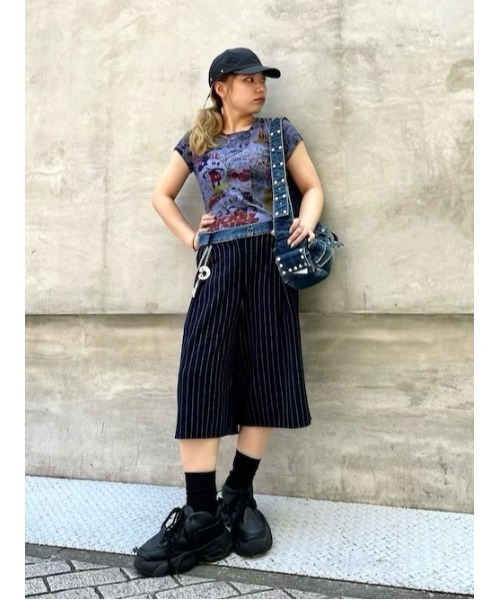 Desigual(デシグアル)の「ミッキーマウス コミック柄オーバープリントTシャツ/Disney ディズニー【2026-2027年秋冬新作】(Tシャツ/カットソー・レディース・ブラック・M/XL/S/XS/L)」の2枚目の写真
