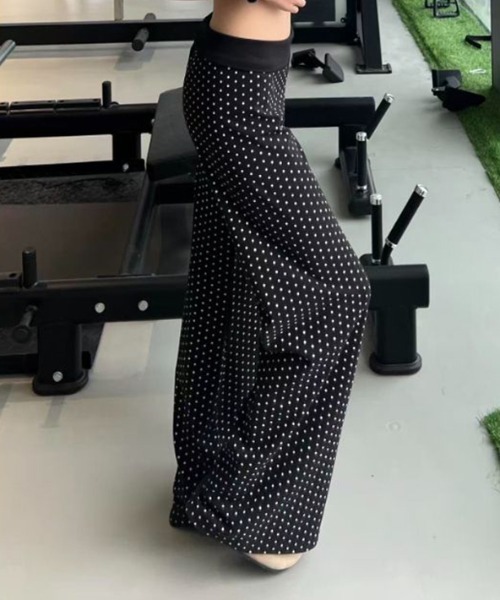 AMAJI(アマジ)の「ドット柄 イージー フレアパンツ(その他パンツ・レディース・グレー/ブラック/ネイビー/ブラウン・SMALL/MEDIUM/LARGE/X-LARGE)」の6枚目の写真