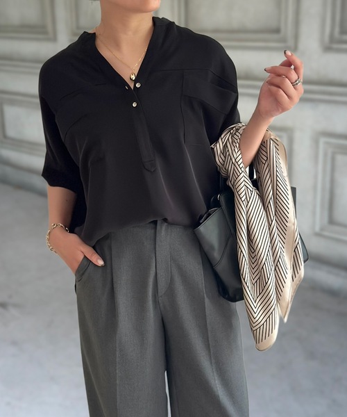 Emma Taylor(エマテイラー)の「ジョーゼットドルマンキーネックシャツ(シャツ/ブラウス・レディース・ブラック/ネイビー/ホワイト・FREE)」の9枚目の写真