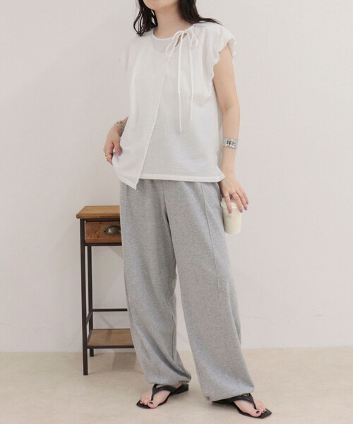 fredy emue（フレディエミュ）の「アシメデザインフレンチブラウス（シャツ/ブラウス・レディース・オフホワイト/オレンジ/ブラック/ライトブルー・38）」の6枚目の写真
