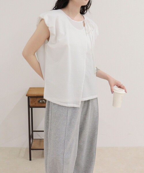 fredy emue（フレディエミュ）の「アシメデザインフレンチブラウス（シャツ/ブラウス・レディース・オフホワイト/オレンジ/ブラック/ライトブルー・38）」の15枚目の写真