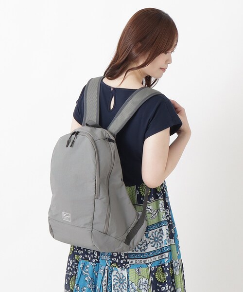 one'sterrace(ワンズテラス)の「【A4可】anello ムレしらずデイパック(バックパック/リュック・レディース・ブラック系8/グレー系4/ベージュ系8・99)」の16枚目の写真
