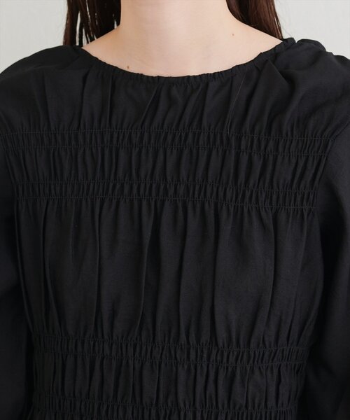 natural couture(ナチュラルクチュール)の「シャーリングパフスリーブブラウス(シャツ/ブラウス・レディース・オフホワイト/ベージュ/ブラック・FREE)」の15枚目の写真