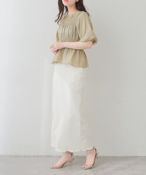 natural couture(ナチュラルクチュール)の「シャーリングパフスリーブブラウス(シャツ/ブラウス・レディース・オフホワイト/ベージュ/ブラック・FREE)」の22枚目の写真