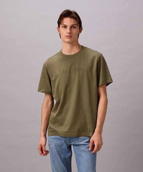 Calvin Klein(カルバン・クライン)の「Tシャツ - ソリッドカラーロゴTシャツ(Tシャツ/カットソー・メンズ・ホワイト/ライトイエロー/ブラック・M/S/L/XL)」の20枚目の写真