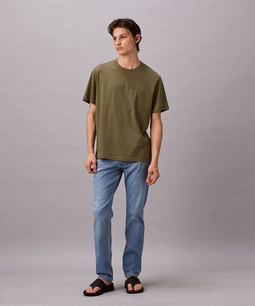 Calvin Klein(カルバン・クライン)の「Tシャツ - ソリッドカラーロゴTシャツ(Tシャツ/カットソー・メンズ・ホワイト/ライトイエロー/ブラック・M/S/L/XL)」の19枚目の写真