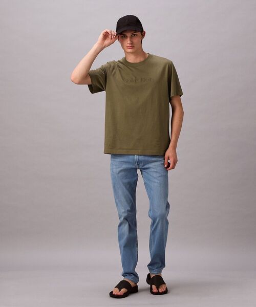 Calvin Klein(カルバン・クライン)の「Tシャツ - ソリッドカラーロゴTシャツ(Tシャツ/カットソー・メンズ・ホワイト/ライトイエロー/ブラック・M/S/L/XL)」の17枚目の写真