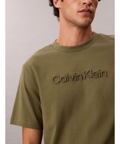 Calvin Klein(カルバン・クライン)の「Tシャツ - ソリッドカラーロゴTシャツ(Tシャツ/カットソー・メンズ・ホワイト/ライトイエロー/ブラック・M/S/L/XL)」の14枚目の写真