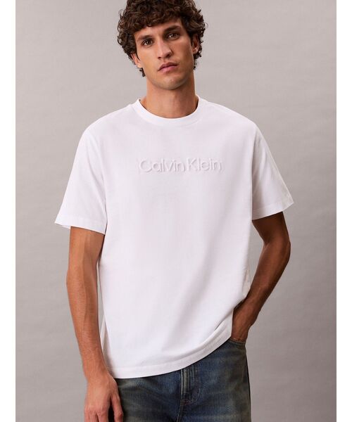 Calvin Klein(カルバン・クライン)の「Tシャツ - ソリッドカラーロゴTシャツ(Tシャツ/カットソー・メンズ・ホワイト/ライトイエロー/ブラック・M/S/L/XL)」の11枚目の写真