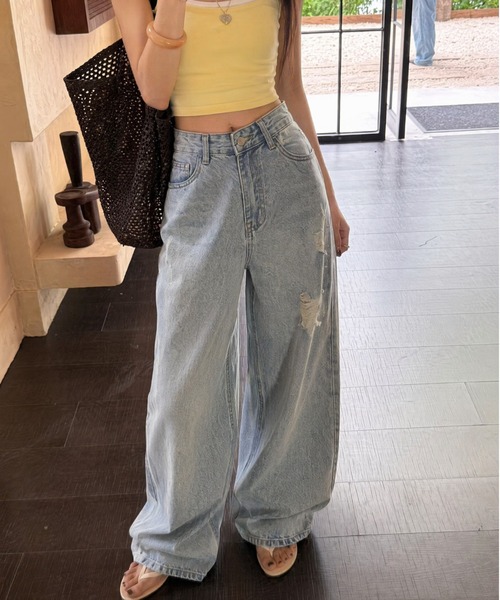 LUCPY(ラクピー)の「ダメージルーズワイドデニムパンツ(その他パンツ・レディース・ブルー・LARGE/MEDIUM/SMALL/X-SMALL)」の4枚目の写真