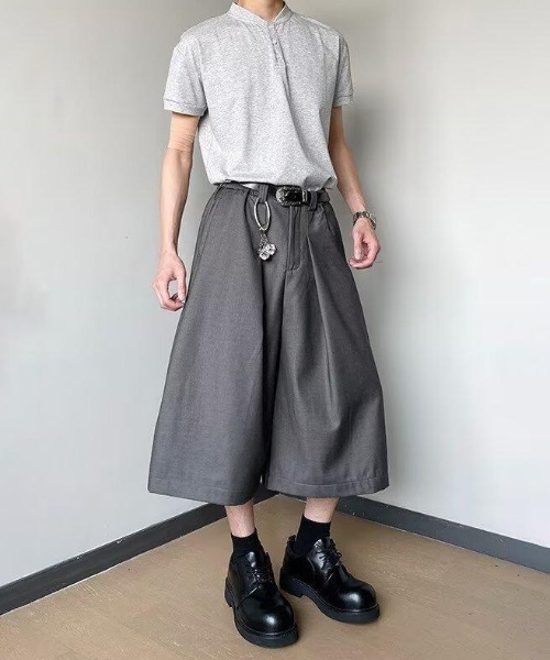 FreeZone(フリーゾーン)の「グレー・ブラック タックワイドクロップドパンツ(チノパンツ・メンズ・ブラック/グレー・LARGE/MEDIUM/SMALL)」の10枚目の写真
