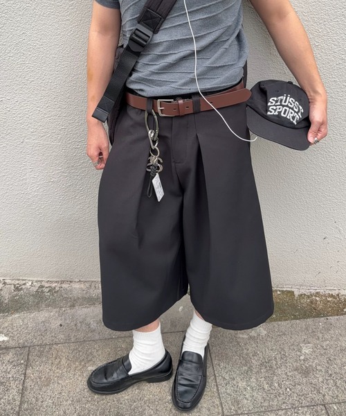 FreeZone(フリーゾーン)の「グレー・ブラック タックワイドクロップドパンツ(チノパンツ・メンズ・ブラック/グレー・LARGE/MEDIUM/SMALL)」の19枚目の写真