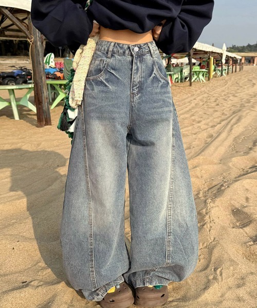 ReRe(リリ)の「ヴィンテージライクカーブワイドデニムパンツ(デニムパンツ・レディース・ブルー・SMALL/LARGE/MEDIUM/X-LARGE)」の8枚目の写真