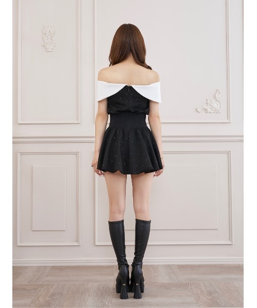 Darich(ダーリッチ)の「レーストラックオフショルバルーンミニワンピース(ワンピース・レディース・グレー/ホワイト/ブラック・FREE)」の9枚目の写真