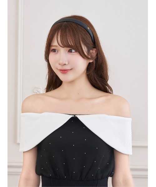 Darich(ダーリッチ)の「レーストラックオフショルバルーンミニワンピース(ワンピース・レディース・グレー/ホワイト/ブラック・FREE)」の16枚目の写真