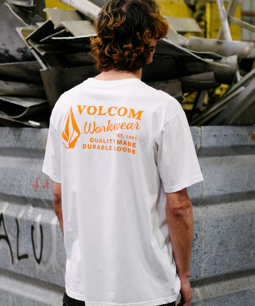 VOLCOM(ボルコム)の「ワークウェアエッセンシャルコンフォートフィット半袖Tシャツ(ホワイト)(Tシャツ/カットソー・レディース・その他・LARGE/X-LARGE/SMALL/MEDIUM)」の7枚目の写真