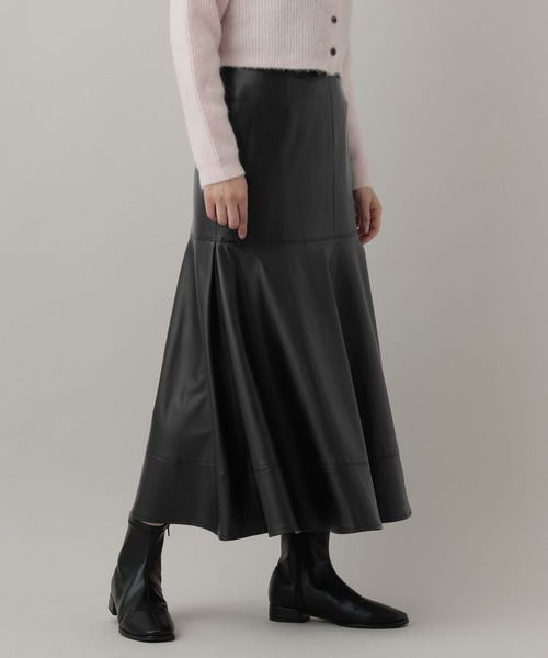 A part by（アパートバイ）の「フェイクレザーキリカエフレアスカート（スカート・レディース・ブラウン/ブラック・SMALL/MEDIUM）」の6枚目の写真