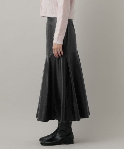 A part by（アパートバイ）の「フェイクレザーキリカエフレアスカート（スカート・レディース・ブラウン/ブラック・SMALL/MEDIUM）」の17枚目の写真