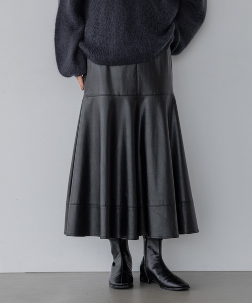 A part by（アパートバイ）の「フェイクレザーキリカエフレアスカート（スカート・レディース・ブラウン/ブラック・SMALL/MEDIUM）」の22枚目の写真
