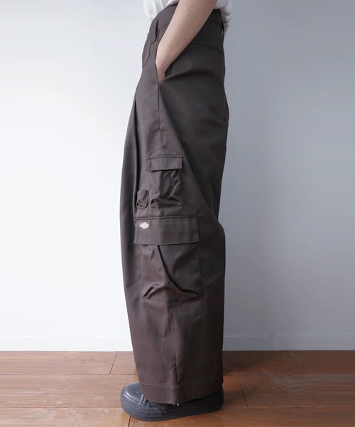SHINYAKOZUKA(シンヤコヅカ)の「【SHINYAKOZUKA】lost and found pockets baggy with Dickies(ISSUE#9)(カーゴパンツ・メンズ・ブラウン/ブラック/カーキ・SMALL/LARGE/MEDIUM)」の4枚目の写真