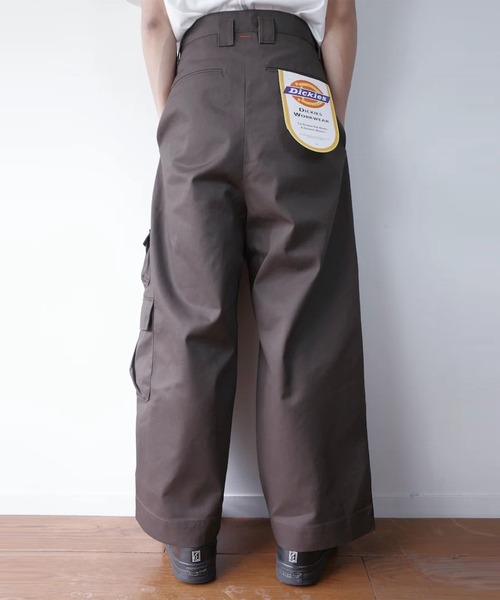 SHINYAKOZUKA(シンヤコヅカ)の「【SHINYAKOZUKA】lost and found pockets baggy with Dickies(ISSUE#9)(カーゴパンツ・メンズ・ブラウン/ブラック/カーキ・SMALL/LARGE/MEDIUM)」の5枚目の写真