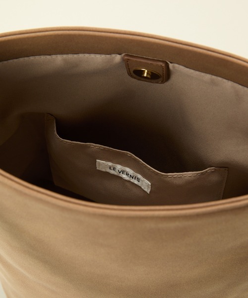 LE VERNIS(ル・ベルニ)の「LE VERNIS(ル・ベルニ)Woven handle bag(ハンドバッグ・レディース・ブラウン/ブラック・FREE)」の7枚目の写真