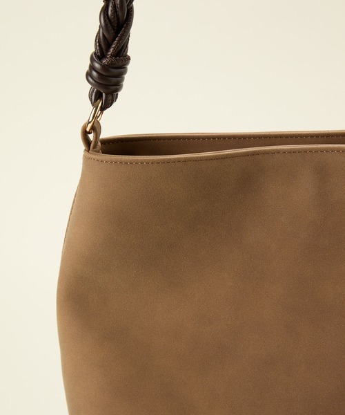 LE VERNIS(ル・ベルニ)の「LE VERNIS(ル・ベルニ)Woven handle bag(ハンドバッグ・レディース・ブラウン/ブラック・FREE)」の6枚目の写真