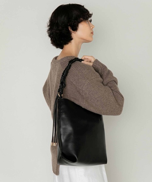 LE VERNIS(ル・ベルニ)の「LE VERNIS(ル・ベルニ)Woven handle bag(ハンドバッグ・レディース・ブラウン/ブラック・FREE)」の12枚目の写真