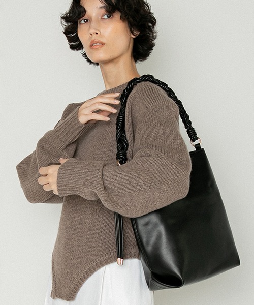 LE VERNIS(ル・ベルニ)の「LE VERNIS(ル・ベルニ)Woven handle bag(ハンドバッグ・レディース・ブラウン/ブラック・FREE)」の14枚目の写真