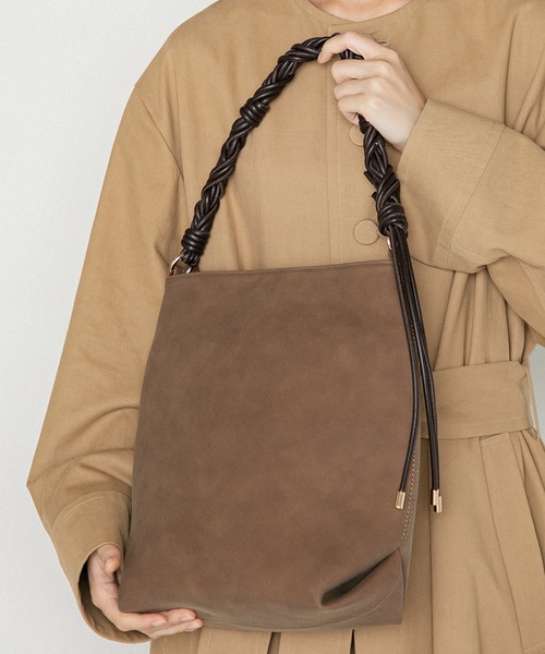 LE VERNIS(ル・ベルニ)の「LE VERNIS(ル・ベルニ)Woven handle bag(ハンドバッグ・レディース・ブラウン/ブラック・FREE)」の21枚目の写真