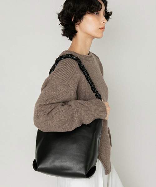 LE VERNIS(ル・ベルニ)の「LE VERNIS(ル・ベルニ)Woven handle bag(ハンドバッグ・レディース・ブラウン/ブラック・FREE)」の13枚目の写真