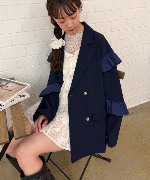 w closet(ダブルクローゼット)の「フリルジャケット(テーラードジャケット・レディース・ネイビー/ブラウン/グレー・MEDIUM/SMALL)」の3枚目の写真