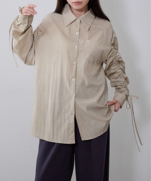 on:nue（オンニュ）の「【on:nue】袖シャーリングドロストリボンシャツ /26-27 AW COLLECTION（シャツ/ブラウス・レディース・チャコールグレー/ブラウン/ベージュ・FREE）」の5枚目の写真